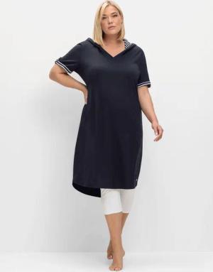 Sheego Kapuzenkleid mit Kontrastdetails und längerem Rücken, tiefblau, Gr.48/50