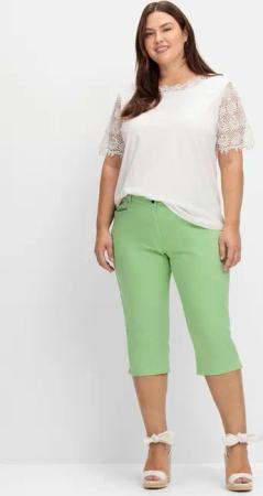 Sheego Caprijeans mit Teilgummibund und Glitzersteinen, lindgrün, Gr.42