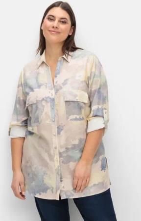 Sheego Batik-Longbluse mit Brusttasche und Krempelärmeln, beigefarben gemustert, Gr.48
