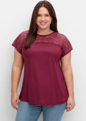 Sheego Shirt mit Spitzenpasse an der Schulterpartie, beere, Gr.44/46