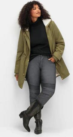Sheego Schmale Jeans mit Ziernieten und Biesen, black Denim, Gr.42