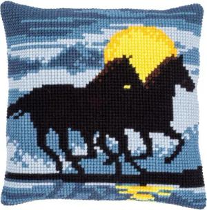Vervaco Kreativset Vervaco Kreuzstichkissen "Pferde im Mondlicht", Stickbild vorgezeichn, (embroidery kit by Marussia)