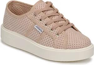 Victoria Sneaker -