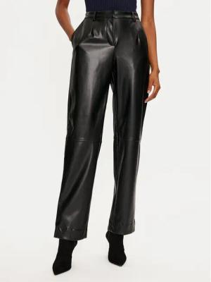 Pieces Hose aus Kunstleder Neeth 17151699 Schwarz Straight Fit