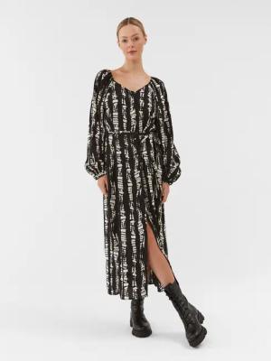 Vero Moda Kleid für den Alltag Cevi 10294132 Schwarz Regular Fit