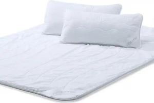 aqua-textil Bettdecke, Kopfkissen + Topper Ambiente Mikrofaser Steppdecke 1x200x220cm +Kissen 2x40x80cm