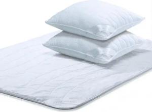 aqua-textil Bettdecke, Kopfkissen + Topper Ambiente Mikrofaser Steppdecke 1x200x220cm +Kissen 2x80x80cm
