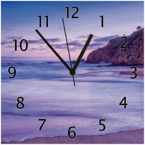 Wallario Wanduhr Kalifornischer Strand am Abend mit Felsenküste (Aluverbunduhr)