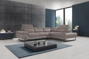 Egoitaliano Ecksofa "Queenie, extravagantes Sofa mit erstklassigem Sitzkomfort", mit verstellbarer Armlehne und Kopfteilen für Wohlfühlkomfort