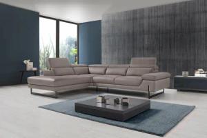 Egoitaliano Ecksofa "Queenie, extravagantes Sofa mit erstklassigem Sitzkomfort", mit verstellbarer Armlehne und Kopfteilen für Wohlfühlkomfort