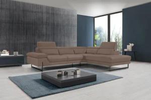 Egoitaliano Ecksofa "Queenie, extravagantes Sofa mit erstklassigem Sitzkomfort", mit verstellbarer Armlehne und Kopfteilen für Wohlfühlkomfort