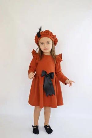 Parla Kids Kleid & Haarband Kleid Sofia - Orange/Rostfarbenes Kleid mit Schleifendetail und Mütze (2-tlg., Kleid und Mütze)