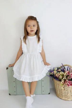 Parla Kids Sommerkleid Kurzärmeliges Kleid in Weiß mit Spitzendetails und Haarspange (2-tlg) Rüschensaum - Unterkleid - Haarspange
