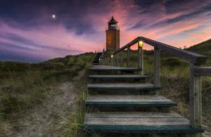 Papermoon Fototapete "Photo-Art THOMAS SIEGEL, WEG ZUM LEUCHTTURM"