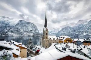 Papermoon Fototapete "Dorf im Schnee"