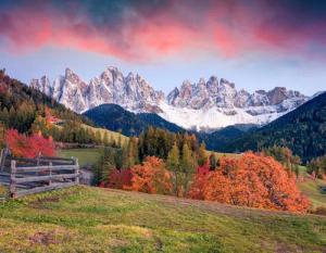 Papermoon Fototapete "ALPEN-DOLOMITEN DORF und Landschaft"