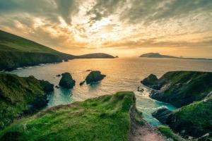 Papermoon Fototapete "DINGLE HALB-INSEL-IRLAND STRAND KLIPPEN KÜSTE GEBIRGE"