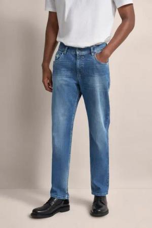 bugatti 5-Pocket-Jeans mit einem leichten Used-Look