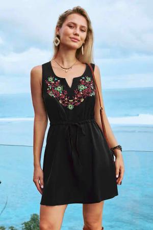 Ärmelloses Minikleid mit Blumenstickerei und gekerbtem Ausschnitt