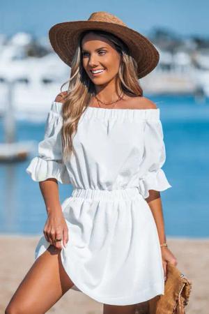 Weißes schulterfreies Minikleid mit Rüschenbesatz