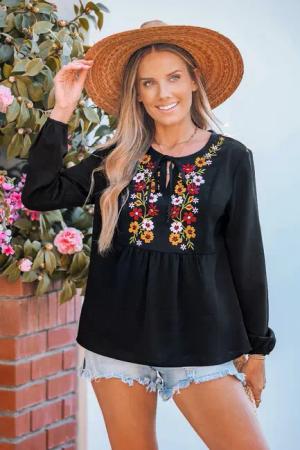 Langärmeliges Top mit Blumenstickerei