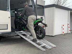 Hi-Q Tools Auffahrrampe mit Verladetreppe
