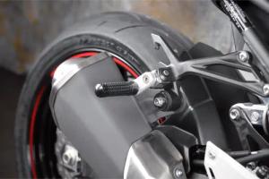 Mizu Fußrastenpaar Flex Race 33mm für Sozius silber/schwarz 20005