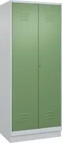 C+P Schwarz-Weiß-Spind Classic PLUS, Sockel, 2 Abteile, 1950x800x500mm, 7035/601 Front RAL 6011 Resedagrün Verschluss Zylinderschloss