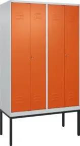 C+P Schwarz-Weiß-Spind Classic PLUS, Gestell, 4 Abteile, 2120x1200x500mm, 7035/2 Front RAL 2004 Reinorange Verschluss Zylinderschloss