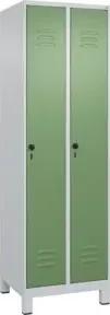 C+P Wäsche-Spind Classic PLUS, Füße, 2 Abteile, 1950x600x500mm, 7035/6011 Verschluss Sicherheits-Drehriegel