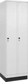 C+P Spind Classic PLUS, Sockel, 2 Abteile, 1950x600x500mm, 9016/9016 Verschluss Sicherheits-Drehriegel 3 Garderobenhaken