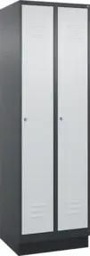C+P Spind Classic PLUS, Sockel, 2 Abteile, 1950x600x500mm, 7016/7035 Verschluss Zylinderschloss 4 Garderobenhaken Trennwand mittig