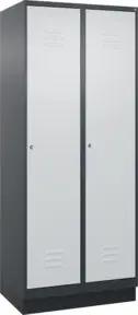 C+P Spind Classic PLUS, Sockel, 2 Abteile, 1950x800x500mm, 7016/7035 Verschluss Zylinderschloss 4 Garderobenhaken