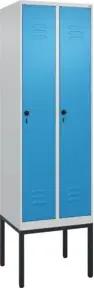 C+P Spind Classic PLUS, Gestell, 2 Abteile, 2120x600x500mm, 7035/5012 Verschluss Sicherheits-Drehriegel 3 Garderobenhaken