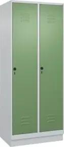 C+P Wäsche-Spind Classic PLUS, Sockel, 2 Abteile, 1950x800x500mm, 7035/6011 Verschluss Sicherheits-Drehriegel