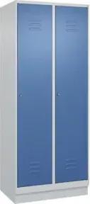 C+P Spind Classic PLUS, Sockel, 2 Abteile, 1950x800x500mm, 7035/5023 Verschluss Zylinderschloss 4 Garderobenhaken Trennwand mittig