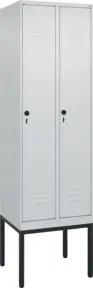 C+P Spind Classic PLUS, Gestell, 2 Abteile, 2120x600x500mm, 7035/7035 Verschluss Sicherheits-Drehriegel 4 Garderobenhaken Trennwand mittig