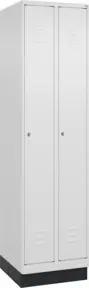 C+P Spind Classic PLUS, Sockel, 2 Abteile, 1950x500x500mm, 9016/9016 Verschluss Zylinderschloss 3 Garderobenhaken
