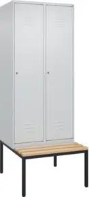 C+P Spind Classic PLUS, Bank, 2 Abteile, 2120x800x815mm, 7035/7035 Verschluss Zylinderschloss 4 Garderobenhaken Trennwand mittig  Sitzbanktyp untergebaut