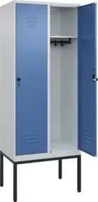 C+P Spind Classic PLUS, Gestell, 2 Abteile, 2120x800x500mm, 7035/5023 Verschluss Sicherheits-Drehriegel 4 Garderobenhaken
