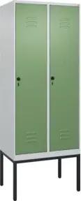 C+P Spind Classic PLUS, Gestell, 2 Abteile, 2120x800x500mm, 7035/6011 Verschluss Sicherheits-Drehriegel 4 Garderobenhaken