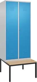 C+P Spind Classic PLUS, Bank, 2 Abteile, 2120x800x815mm, 7035/5012 Verschluss Zylinderschloss 4 Garderobenhaken Trennwand mittig Sitzbanktyp untergebaut