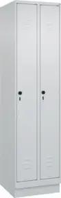 C+P Spind Classic PLUS, Sockel, 2 Abteile, 1950x500x500mm, 7035/7035 Verschluss Sicherheits-Drehriegel 3 Garderobenhaken
