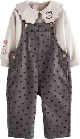 Next Shirt & Hose Co-Ord Latzhosen-Set aus 100 % Baumwolle (2-tlg)