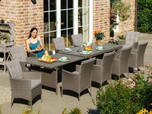 KONIFERA Garten-Essgruppe "Mailand", (Set, 31 tlg., 10x Sessel, 1x AZ-Tisch 179-302 cm, inkl. Auflagen), Polyrattan, Stahl, Braun