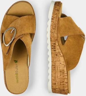 Pantolette mit verstellbaren Klettriemen - cognac - Gr. 38 von Goldner Fashion
