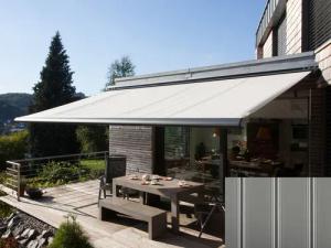 Wismar Kassettenmarkise "Classic S-Compact", Breite: 400 cm, Ausfall: 300 cm