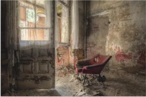 Artland Wandbild "Lost Place - roter Sessel I", Innenarchitektur, (1 St.), als Alubild, Outdoorbild, Leinwandbild, Poster, Wandaufkleber