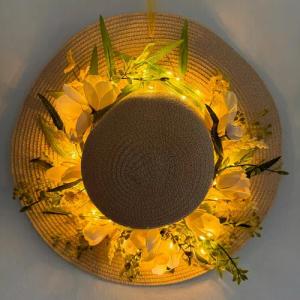 Online-Fuchs Dekokranz Türkranz Frühling Hut mit LED Lichterkette zum Hängen, inkl. 6-Stunden Timerfunktion