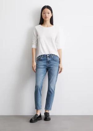 Jeans Model Theda boyfriend
